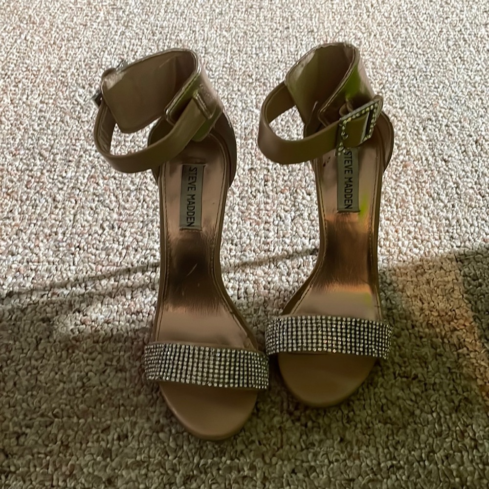 Used heels gold with Rhinestones
